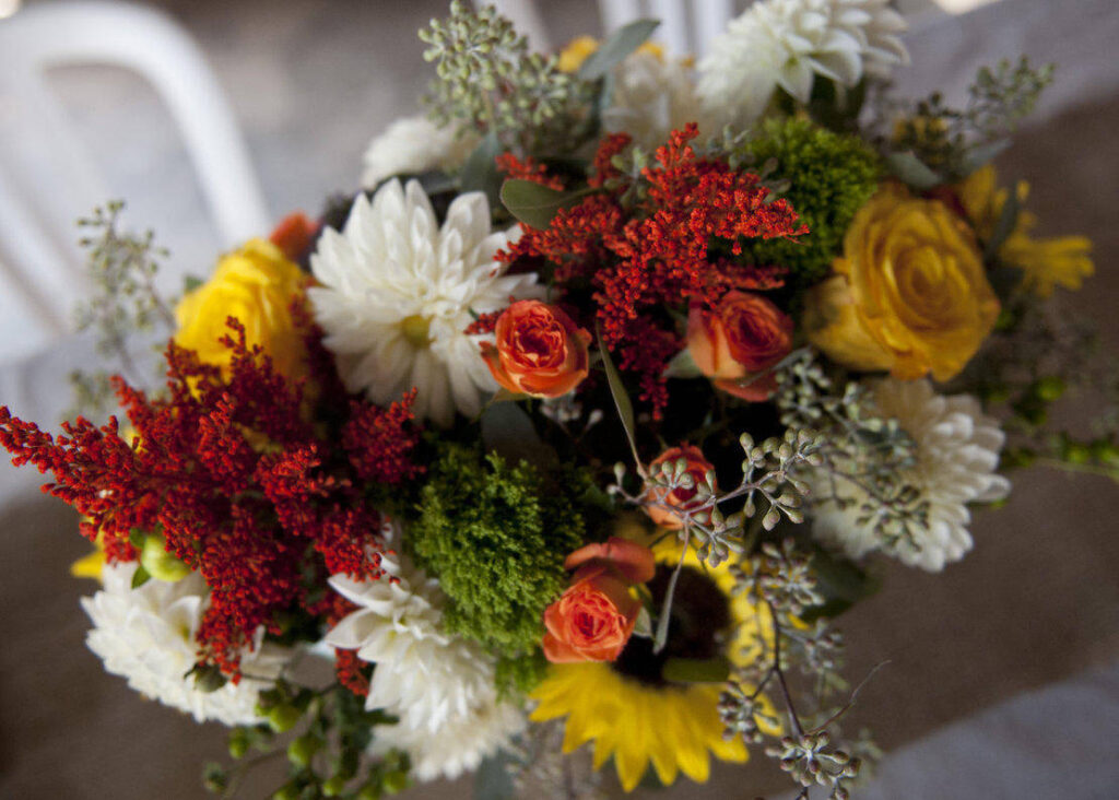 beautiful-fall-wedding-flowers-dsa532g