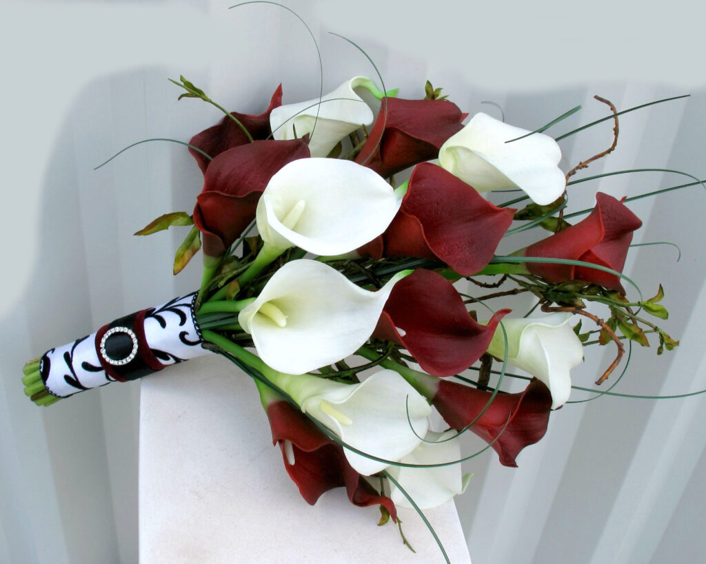 Ideas for You to Choose Lilies Wedding Bouquet (33)